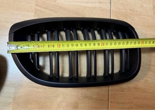 NUEVA! Parilla frontal BMW E46 serie 3 negra mate