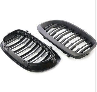 NUEVA! Parilla frontal BMW E46 serie 3 negra mate