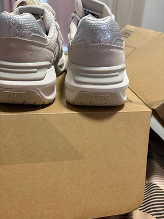 Scarpe donna Munich beige/bianche