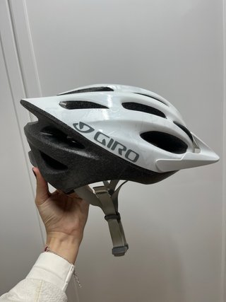Bicicleta MTB Rockrider y casco