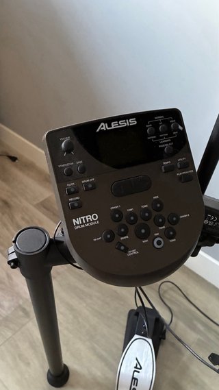 Batería Electrónica Alesis Nitro Mesh