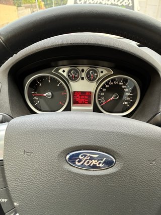 Ford Kuga 2.0 tdci titanium
