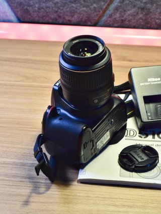 Nikon D5100 + Objetivo 18-55mm