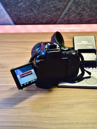 Nikon D5100 + Objetivo 18-55mm