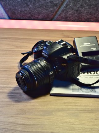 Nikon D5100 + Objetivo 18-55mm