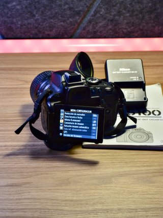 Nikon D5100 + Objetivo 18-55mm