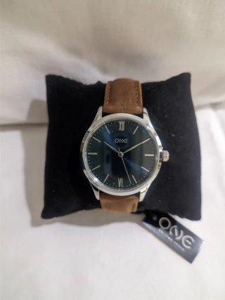 Reloj One Elegante Hombre Marrón y Plateado