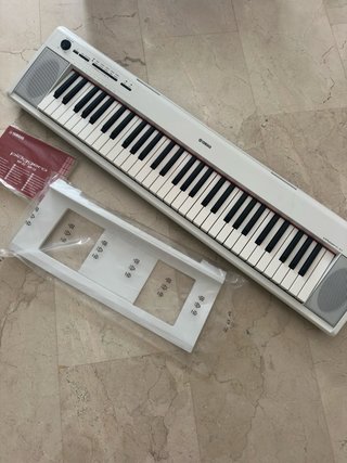 Teclado Yamaha Piaggero NP-12 Blanco
