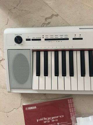 Teclado Yamaha Piaggero NP-12 Blanco