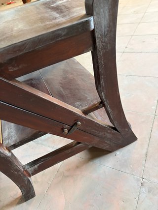 Silla anticuario convertible en escalera