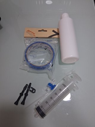 2 cubiertas tubeless 29 + kit líquido X-Sauce
