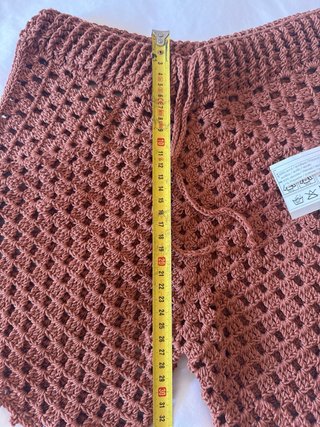 Pantalón de ganchillo hecho a mano