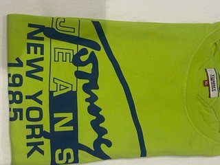 Camiseta Tommy Jeans New York 1985