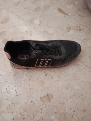 Deportivas Mustang negras y rosas mujer