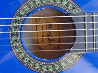 Guitarra infantil azul