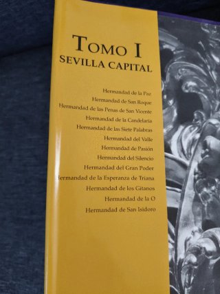 Tres Enciclopedias Nazarenos de Sevilla