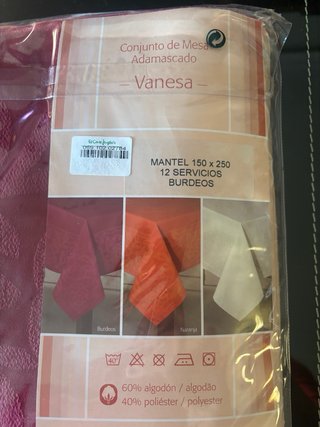 Mantelería Damasco Granate Burdeos