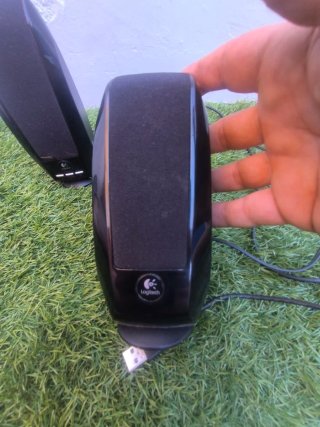 Altavoces Logitech USB Negros