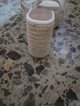 Sandalias de plataforma blancas