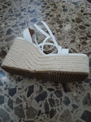 Sandalias de plataforma blancas