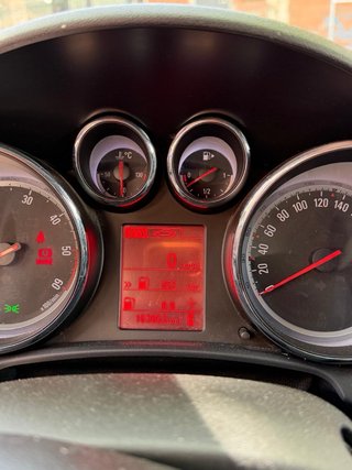 Opel Astra 2011