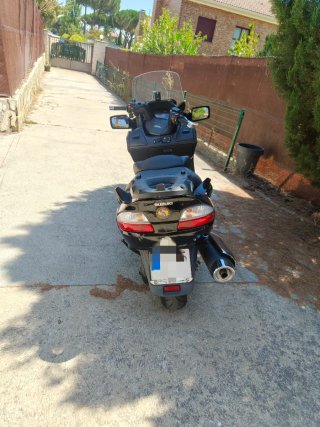 Suzuki Burgman 650 Negra