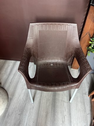 Sillas de plástico para terraza