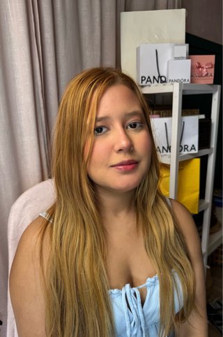 Se realizan maquillajes