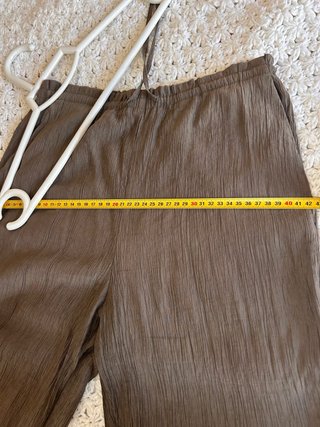 Pantalón Zara Lino verde oliva , muy oscuro,