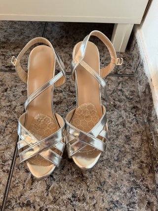Tacones dorados/plateados