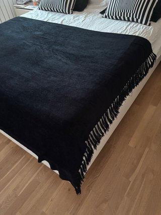 Manta de cama negra con flecos 1,50