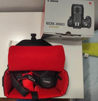 Canon EOS 2000D + Lentes 18-55mm y 50mm