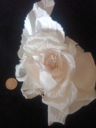 Tocado flores seda blanco