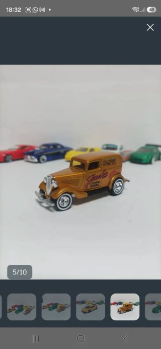 Hot Wheels Coche Antiguo Dorado