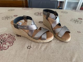 Sandalias esparto cuña plateadas