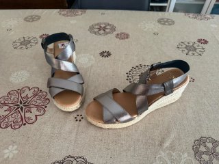 Sandalias esparto cuña plateadas