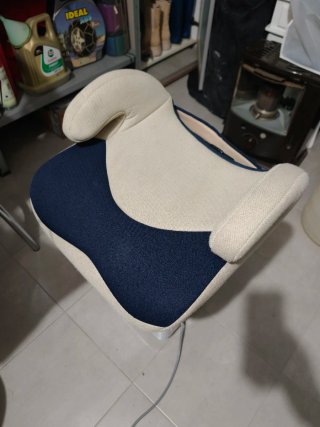 Alzador de coche azul y beige
