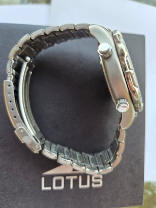 Reloj Lotus Titanio 9704 Amarillo
