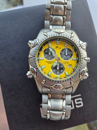 Reloj Lotus Titanio 9704 Amarillo