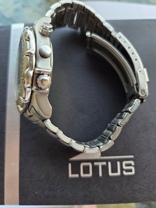 Reloj Lotus Titanio 9704 Amarillo