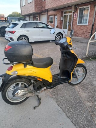 Scooter Piaggio Liberty Amarilla