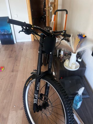 Santa Cruz V10.7 Talla L Mullet 2024