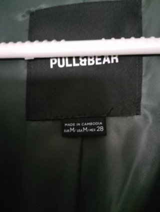Gabardina Pull&Bear verde mujer