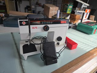 Máquina de coser Alfa Zig-Zag