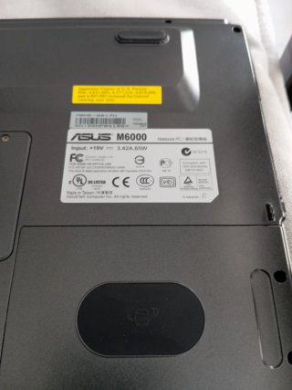 Portátil Asus M6000NE Negro