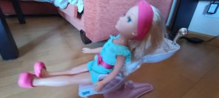 Nancy con lavacabezas y accesorios