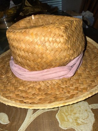 Sombrero de paja tejido con banda rosa