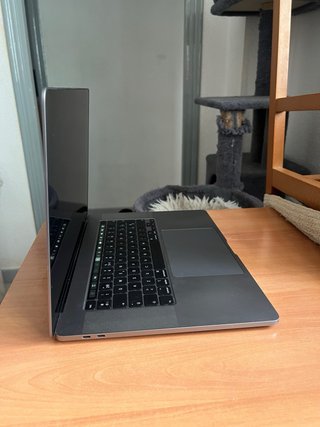 MacBook Pro 16 2019 16GB RAM 500GB SSD