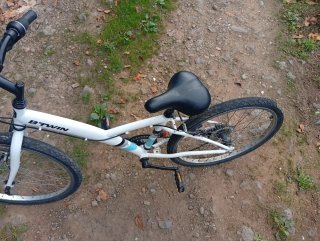 Bicicleta B'Twin blanca