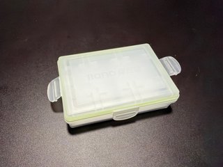 Cajita estuche para batería y tarjetas de cámara